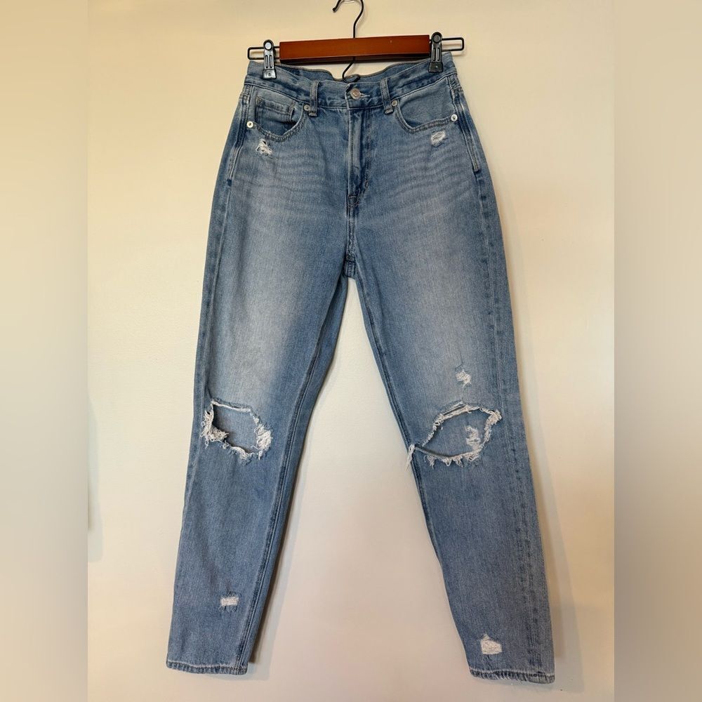 American Eagle Light Blue Distressed Women's Mom Jeans Size 2